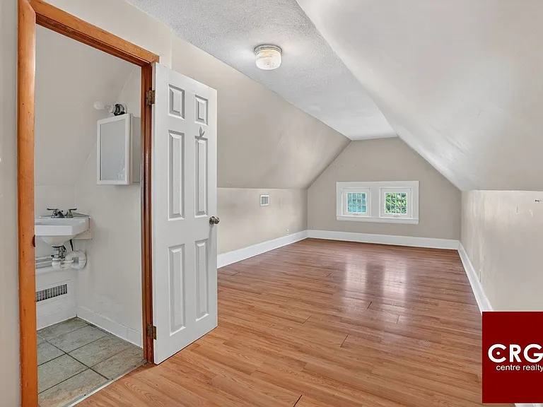 583 Watertown St — Photo 5