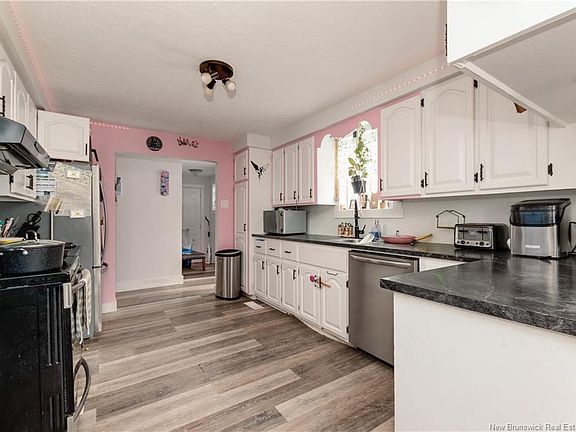 3rd image of 1356 Lawson Rd