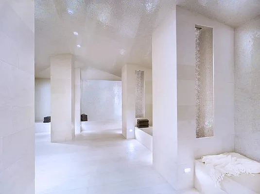 Rented by A & I Broadway | media 22