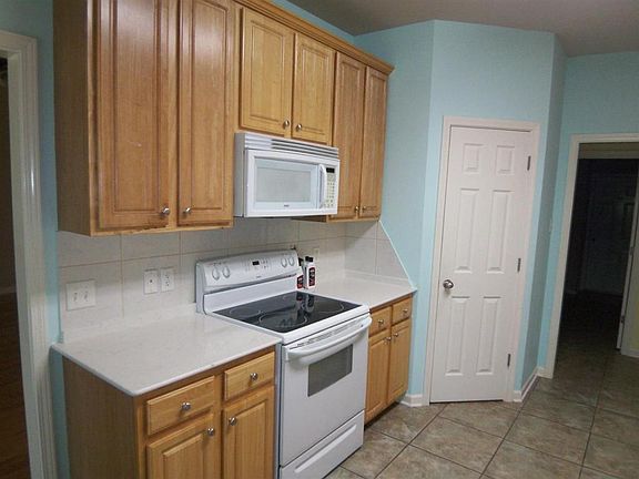 5th image of 36329 Crestway Ave