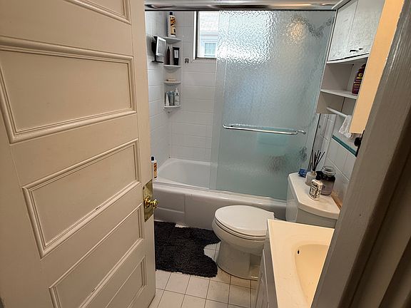 5th image of 114 Pearl St
