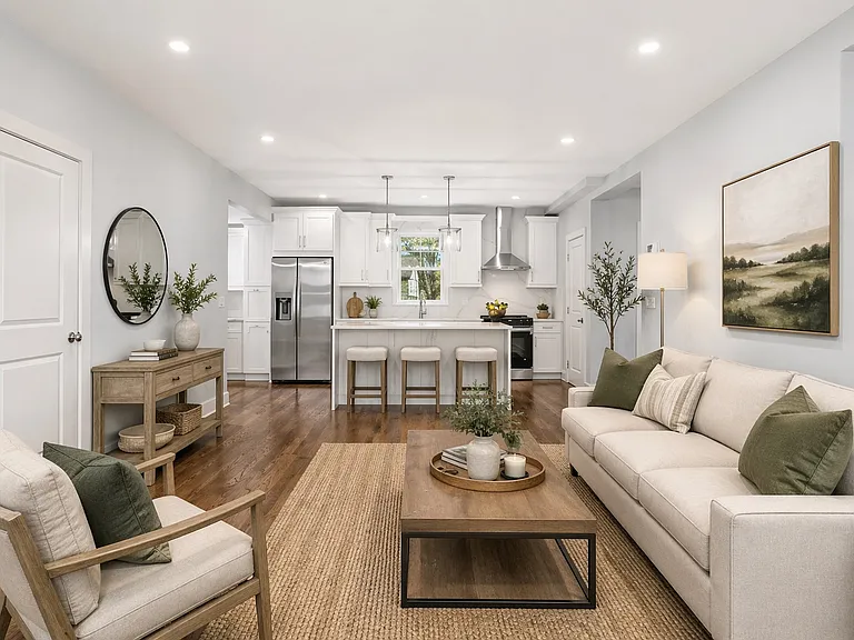 85 Soundview Ave #1 — Photo 9