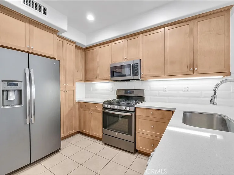 311 N Edenfield Ave — Photo 9