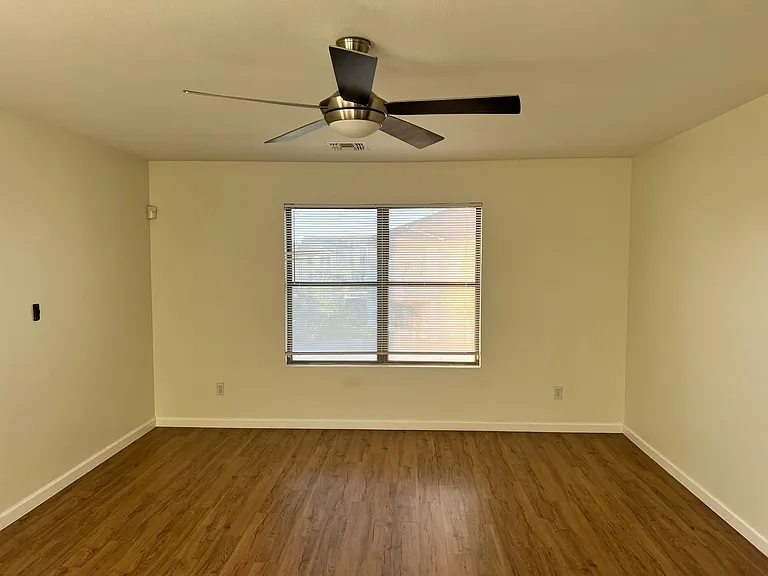 3728 E Liberty Ln — Photo 31