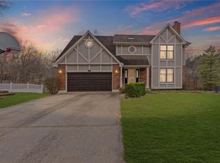 1300 NW Timber Oak Dr, Blue Springs, MO 64015