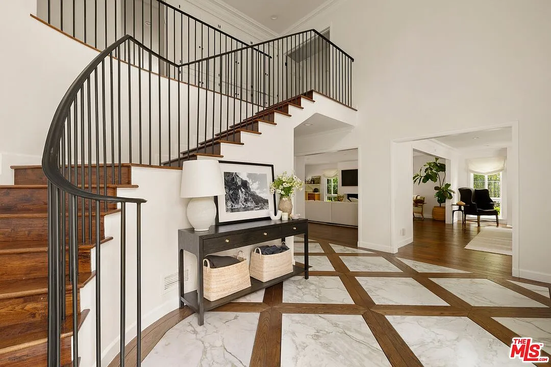 5 bed, 6.0 bath, 4266 sqft, $29,999 — Photo 2