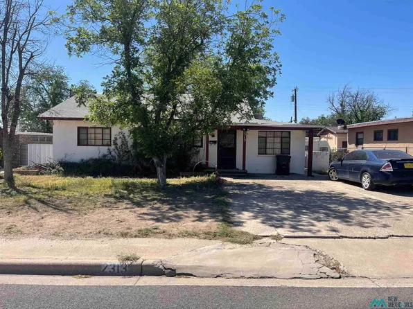 2313 Mountain View Dr, Carlsbad, NM 88220