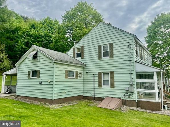 635 Valley Rd, Pottsville, PA 17901