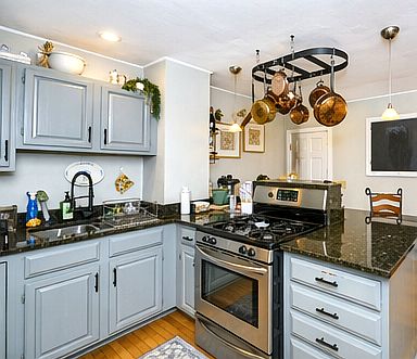 1st image of 212 W 7th St #2