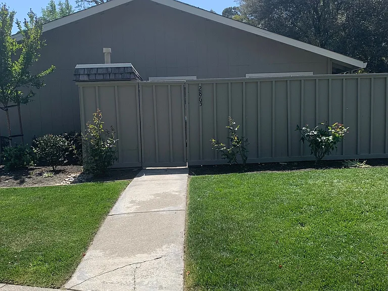 6353 Calle Altamira — Photo 1