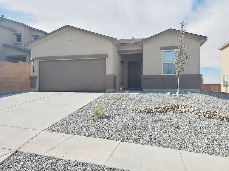39 Hermanos Loop — Photo 1