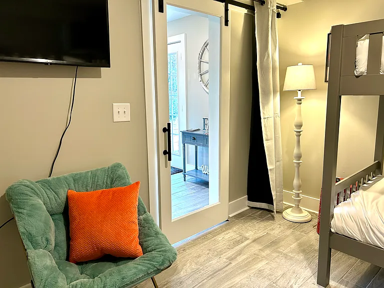 202 Edgewater Dr — Photo 17