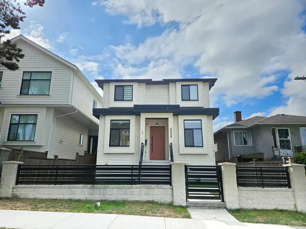 2026 E 32nd Ave, Vancouver, BC V5N 3B8