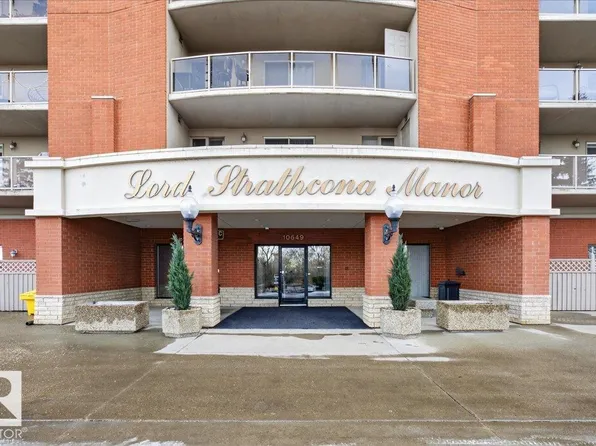 10649 Saskatchewan Dr NW #402, Edmonton, AB T6E 6S8