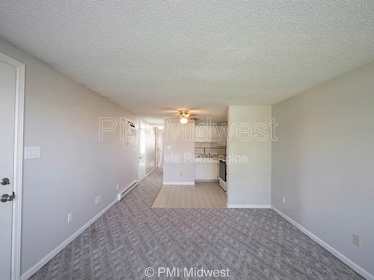 1710 S Market St — Photo 4