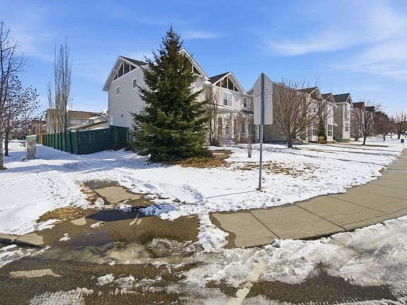 3rd image of 469 Cranberry Way