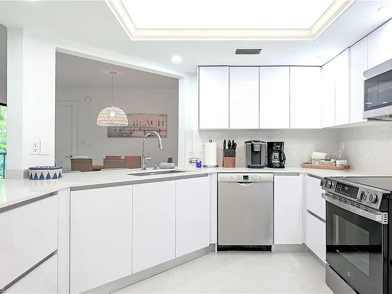 592 Beachwalk Cir #N-202 — Photo 2
