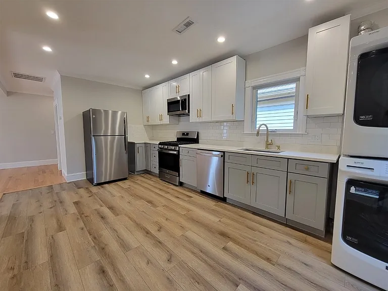 57 Sydney St #2 — Photo 5