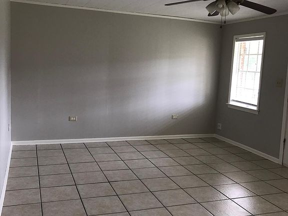 5th image of 1132 E Camellia Dr