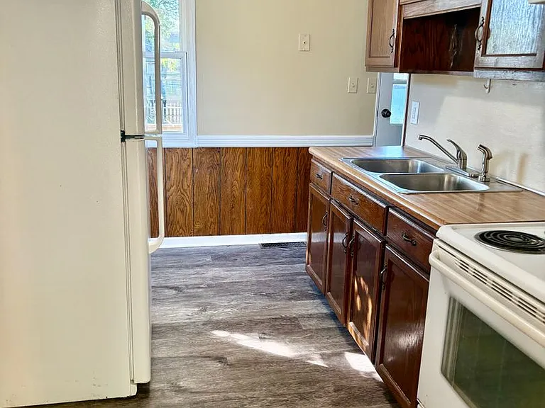 1514 Elliott Ave — Photo 8
