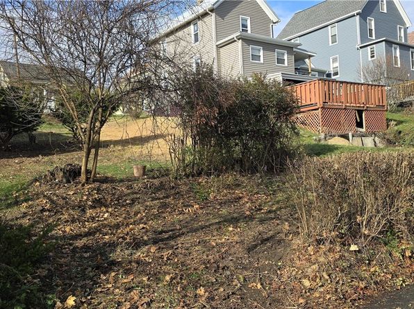 230 S 5th St, Youngwood, PA 15697