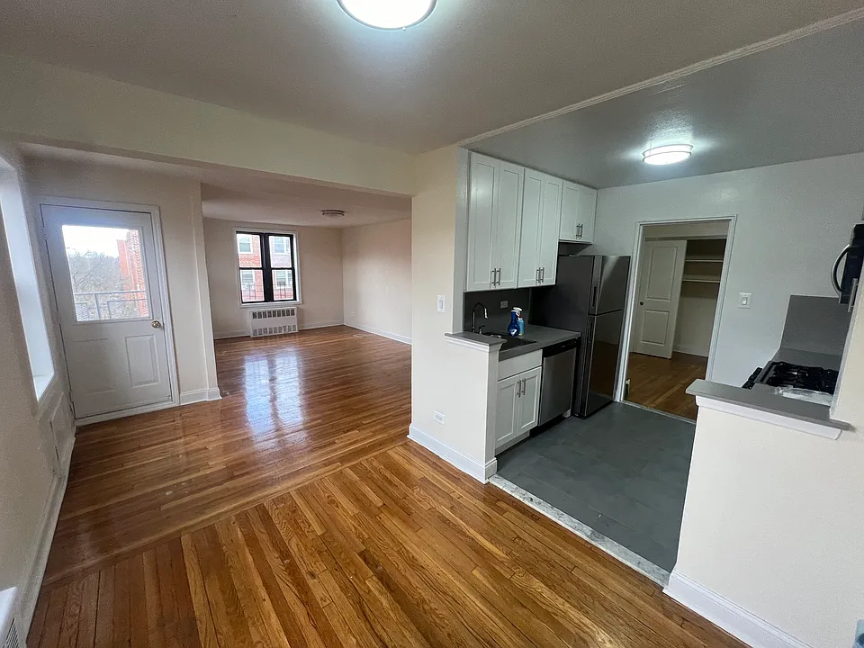 14448 Roosevelt Ave #5C