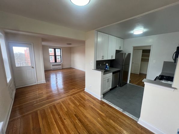 14448 Roosevelt Ave APT 5C