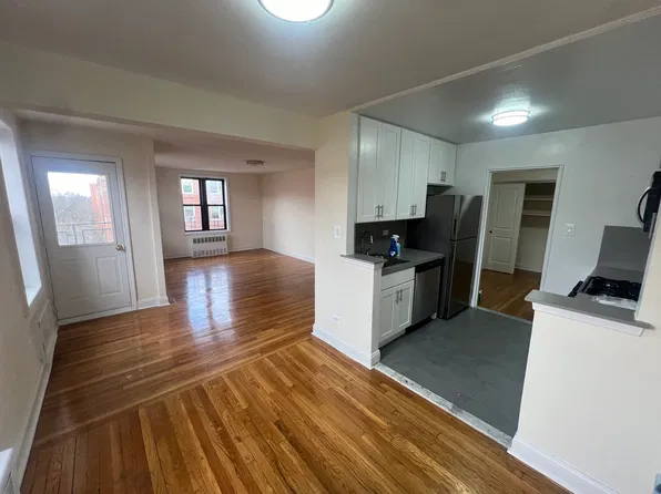 14448 Roosevelt Ave APT 5C, Flushing, NY 11354