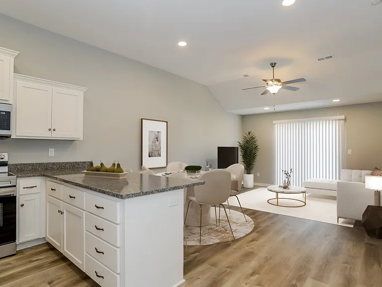 Elm Grove Luxury Rental Homes — Photo 5