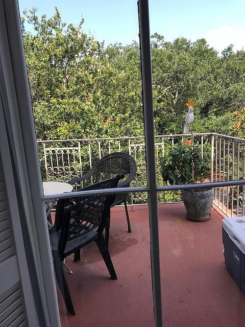2nd image of 318 E Gaston St APT 2