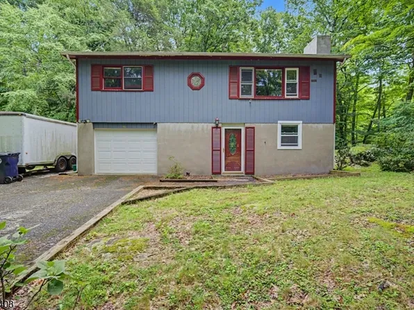 16 Foulton Ter, Vernon Twp., NJ 07461