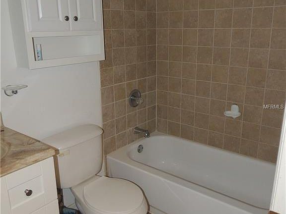 3rd image of 803 Poinsietta Dr