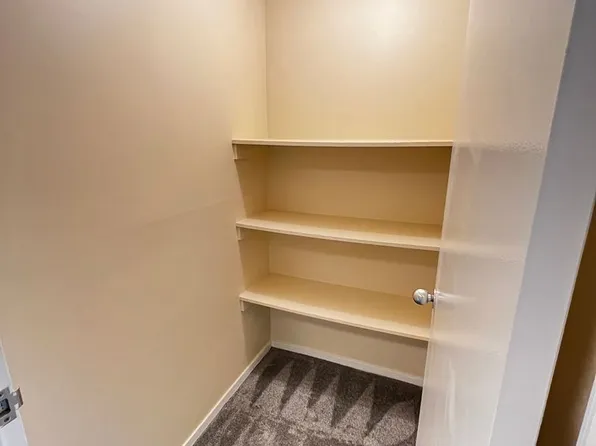 711 W Gordon Ter APT 118, Chicago, IL 60613