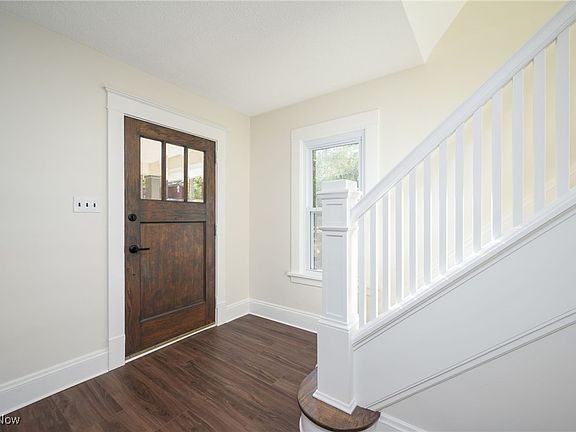 3rd image of 529 Rockwell St