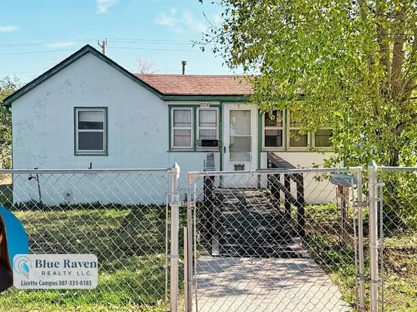 906 11th St, Wheatland, WY 82201
