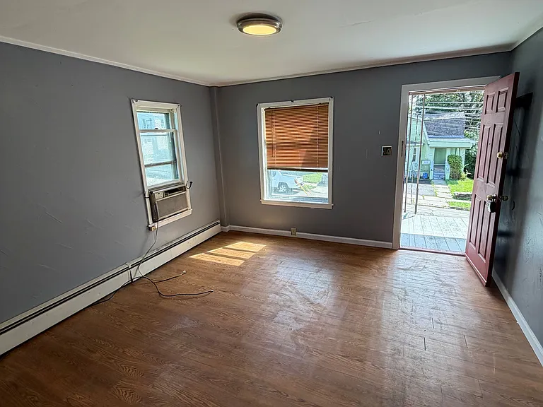 105 Squires Ave #2 — Photo 6