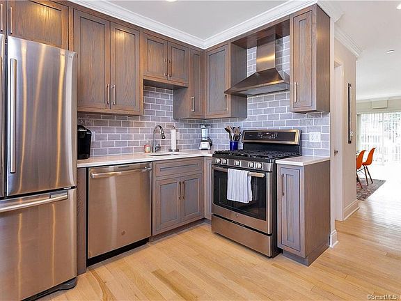5th image of 20 3rd St Unit 9