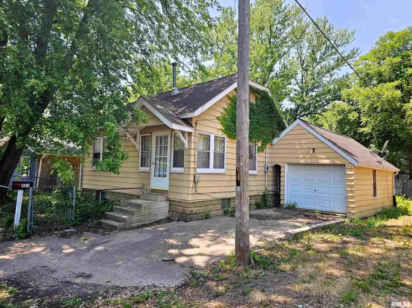 803 N 2nd St, Pekin, IL 61554