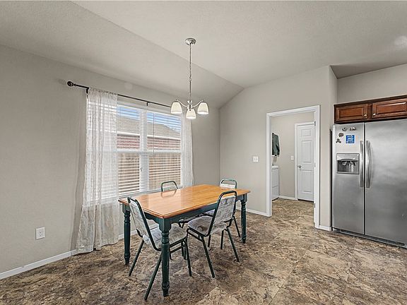 4th image of 6202 SW Warrington Rd