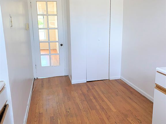 4th image of 2322 W Wilson Ave #3W