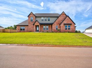 9941 Oakwood Dr, Edmond, OK 73025