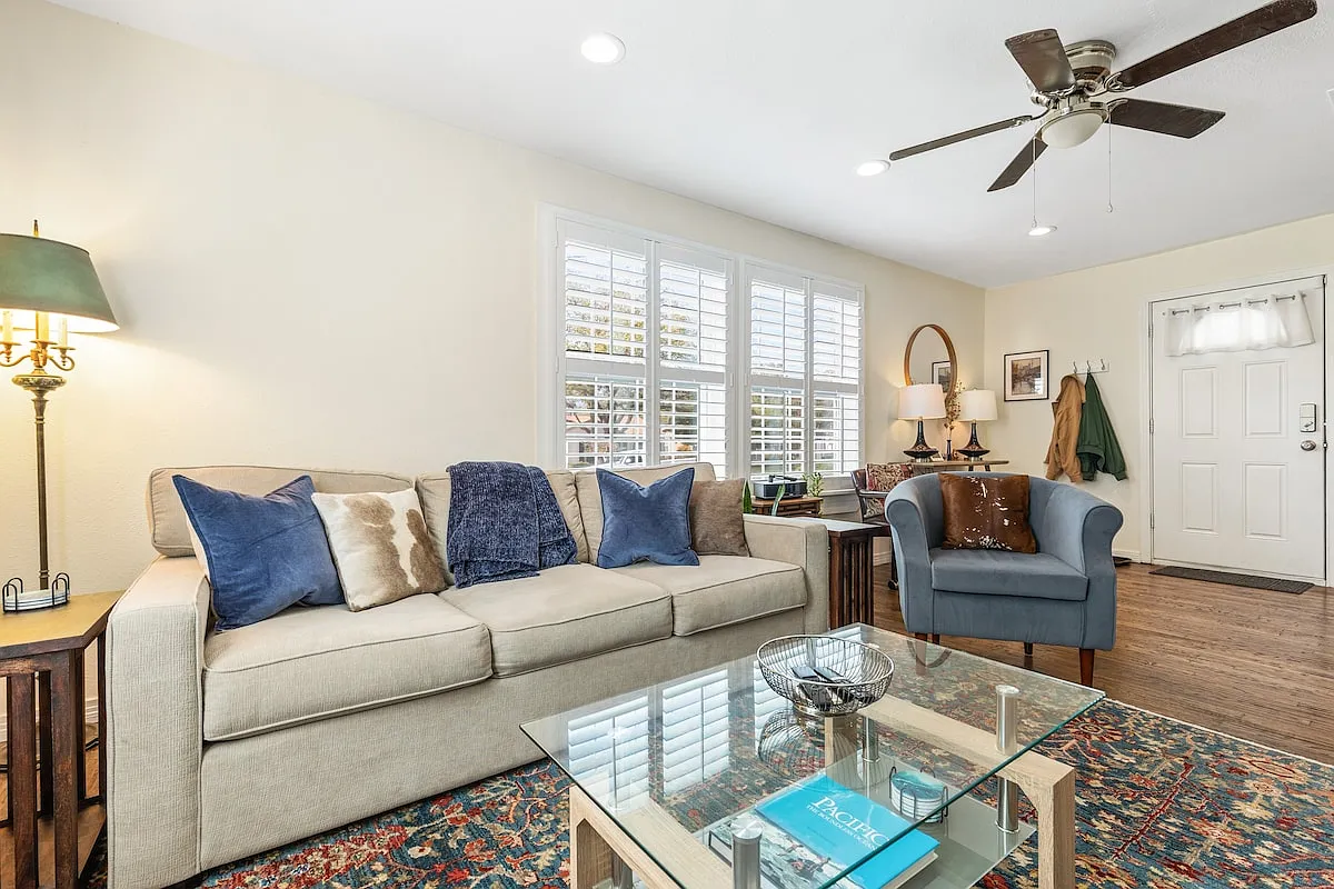 3 bed, 1068 sqft, $4,000 — Photo 3