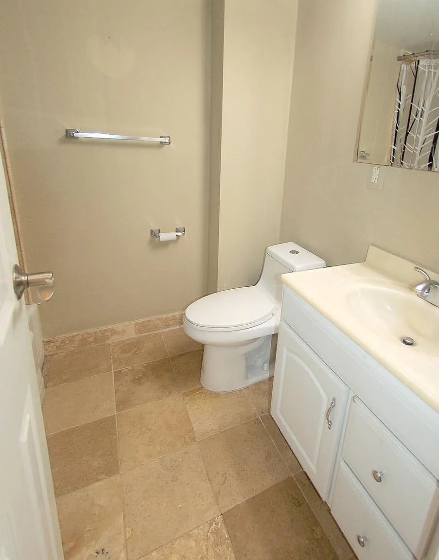 Monroe House — Photo 3