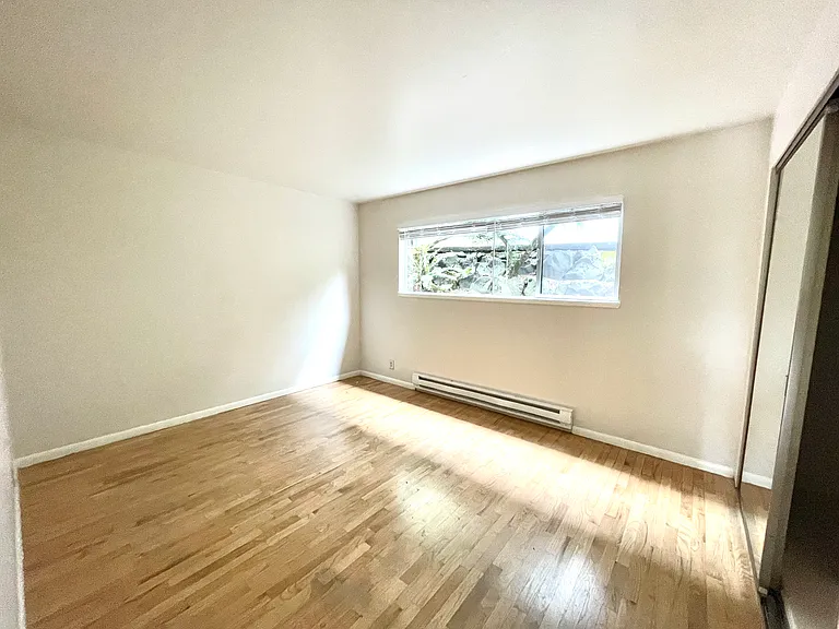 9910 Lake Washington Blvd NE — Photo 10