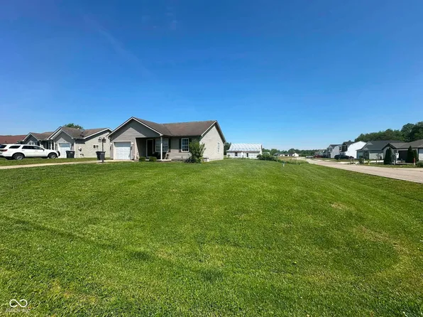 1743 E Graham Blvd, Scottsburg, IN 47170