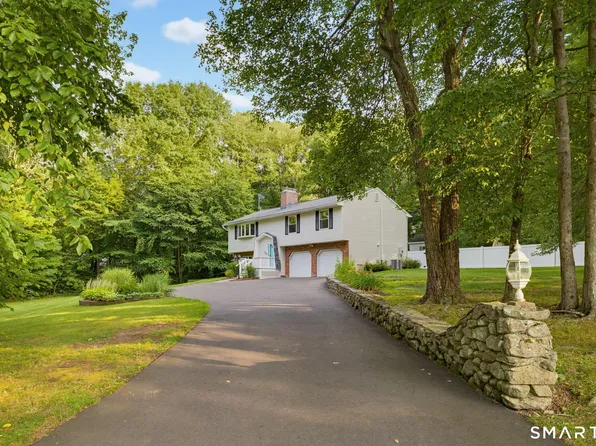 15 Fieldwood Drive, Watertown, CT 06795