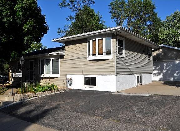 2nd image of 1017 Pine St