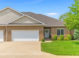 1602 Robin Ct, Morton, IL