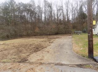 124 8th St, Lake City, TN 37769