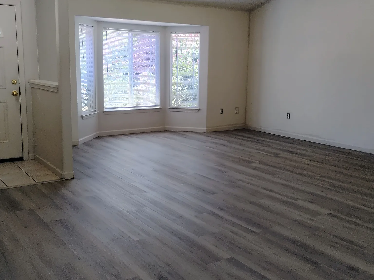 3 bed, 1421 sqft, $2,500 — Photo 4